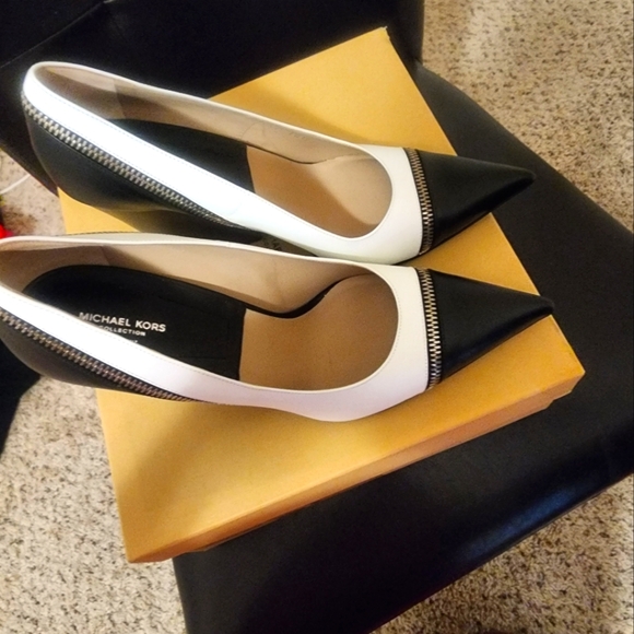 Shoes - Picture 2 of 5